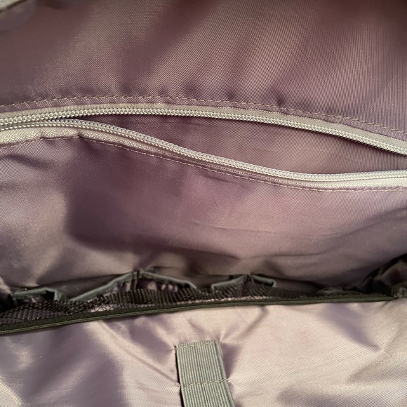 Like new XL diaper bag backpack - Picture 4 of 6